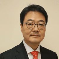 Jong Woong Park
